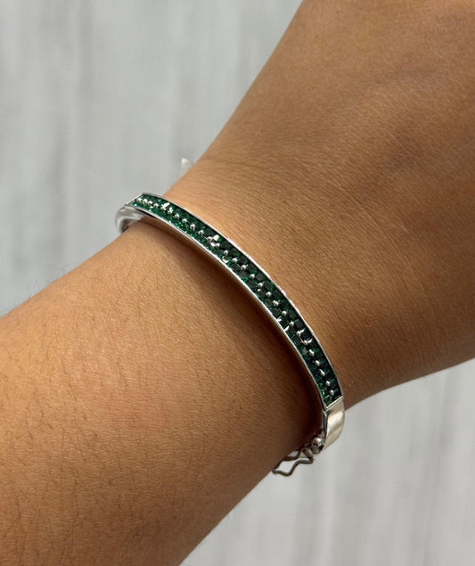 Tanishka Emerald Invisible Setting Adjustable Bracelet For Women