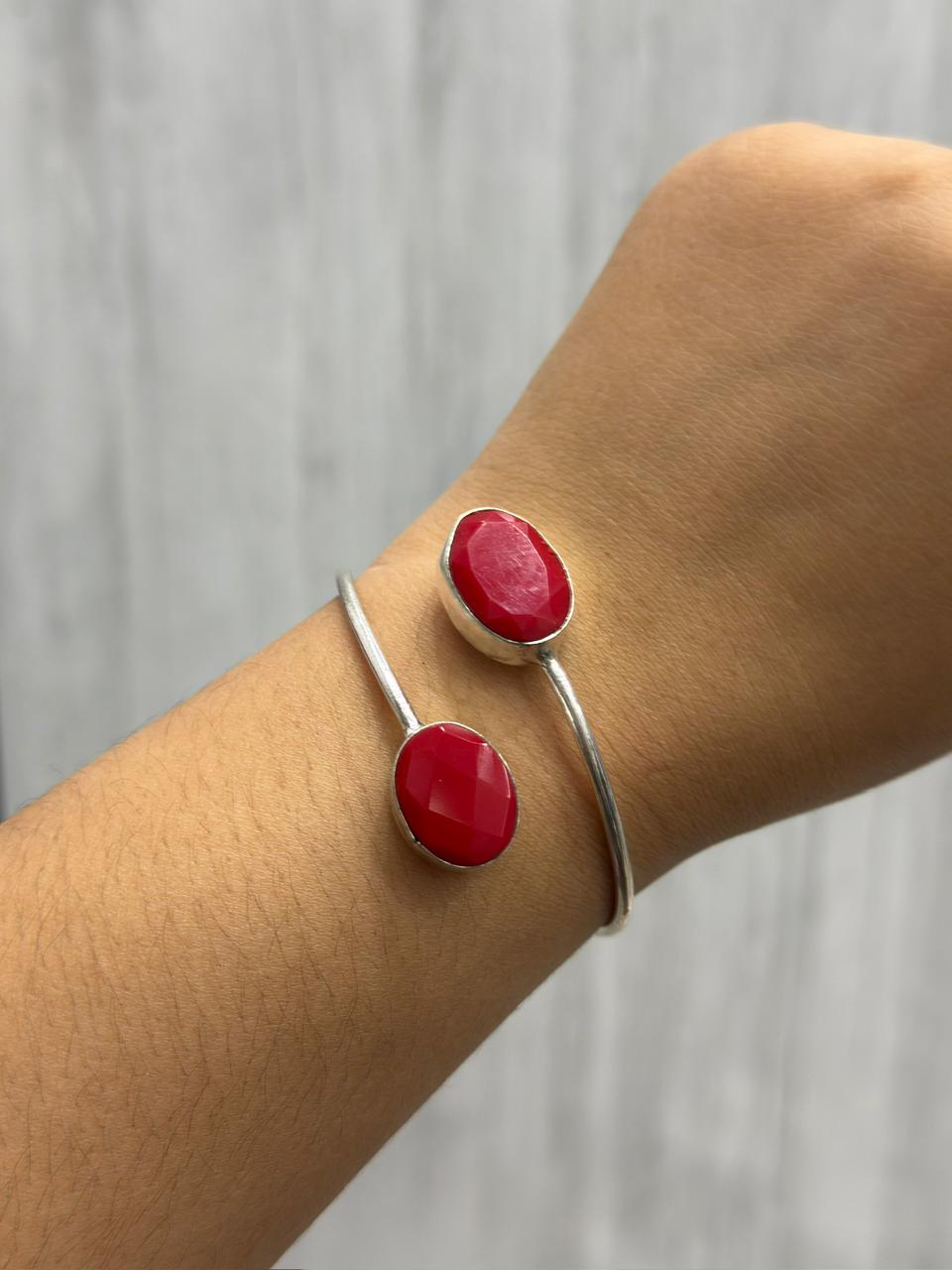 RED PRECIOUS STONE BRACELET