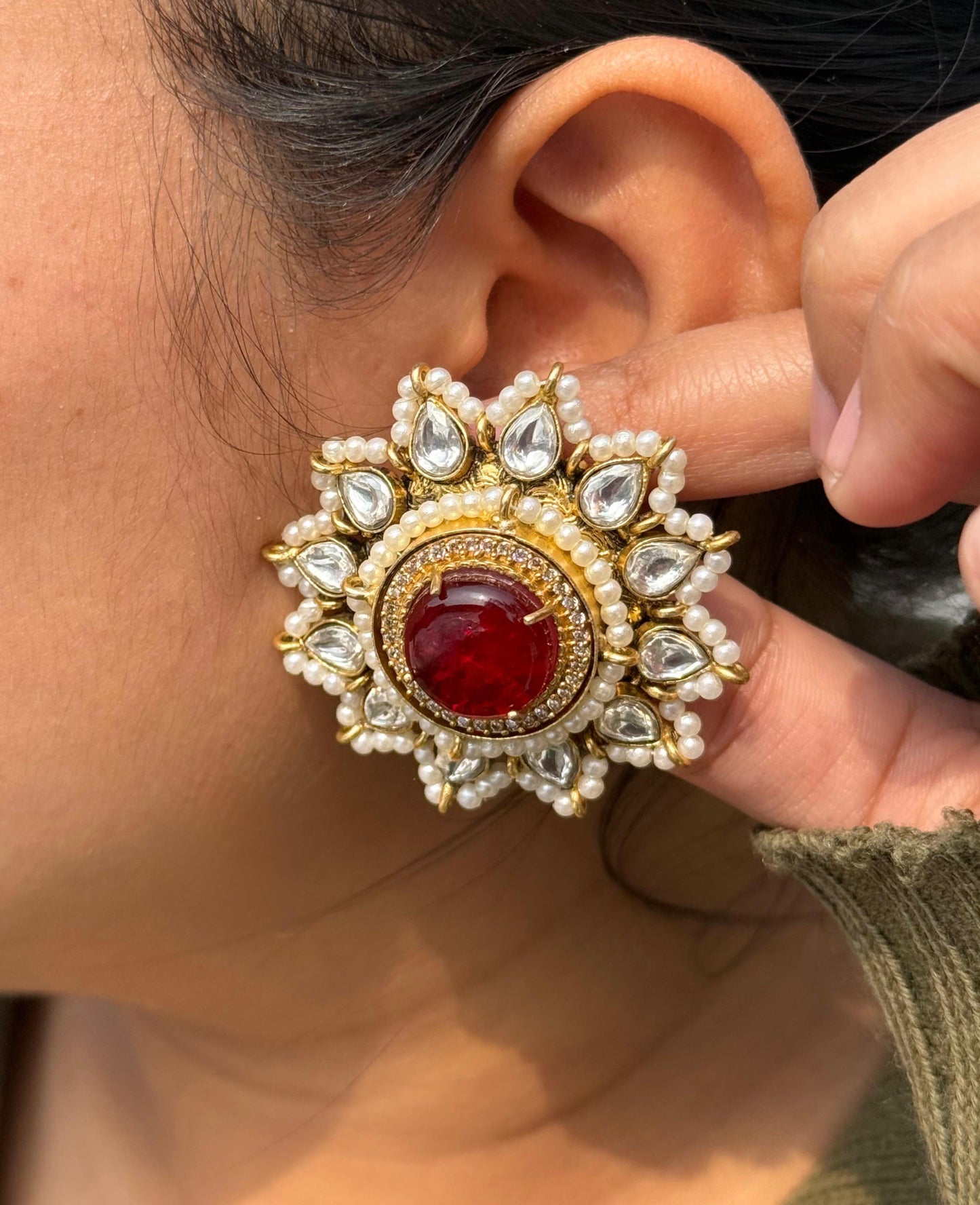 SUNFLOWER MOSSANITE WITH PEARLS STUDS IN RED FOR WOMEN
