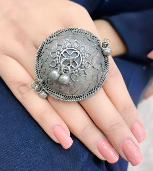Prisha adjustable ring in silver look alike