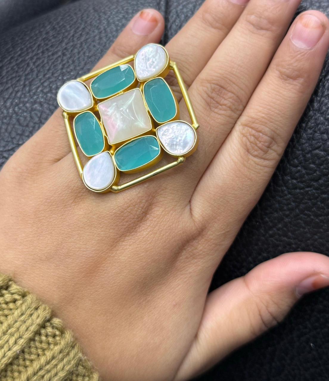 Diamond shape duzy stone ring for women