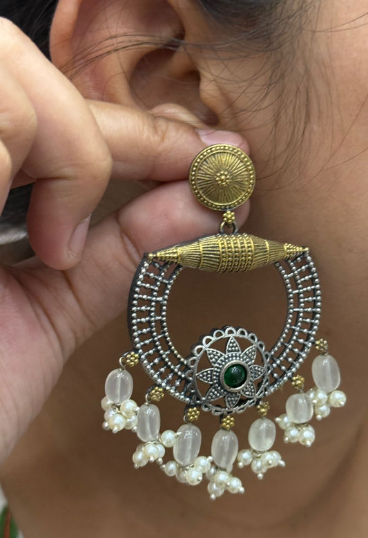 Sandhi Gold Plated Silver Look Alike In Emerald And Water Drops Earings For Women