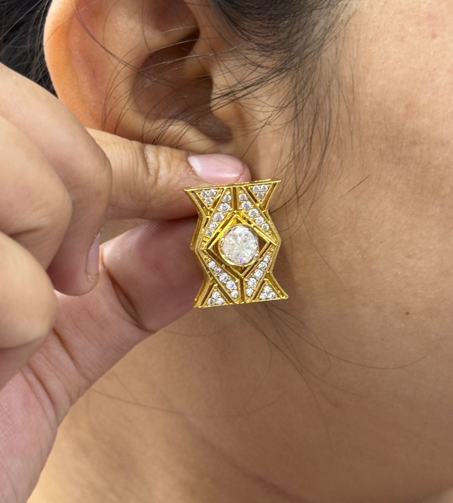 GOLDEN AND WHITE KUNDAN STUDS FOR WOMEN