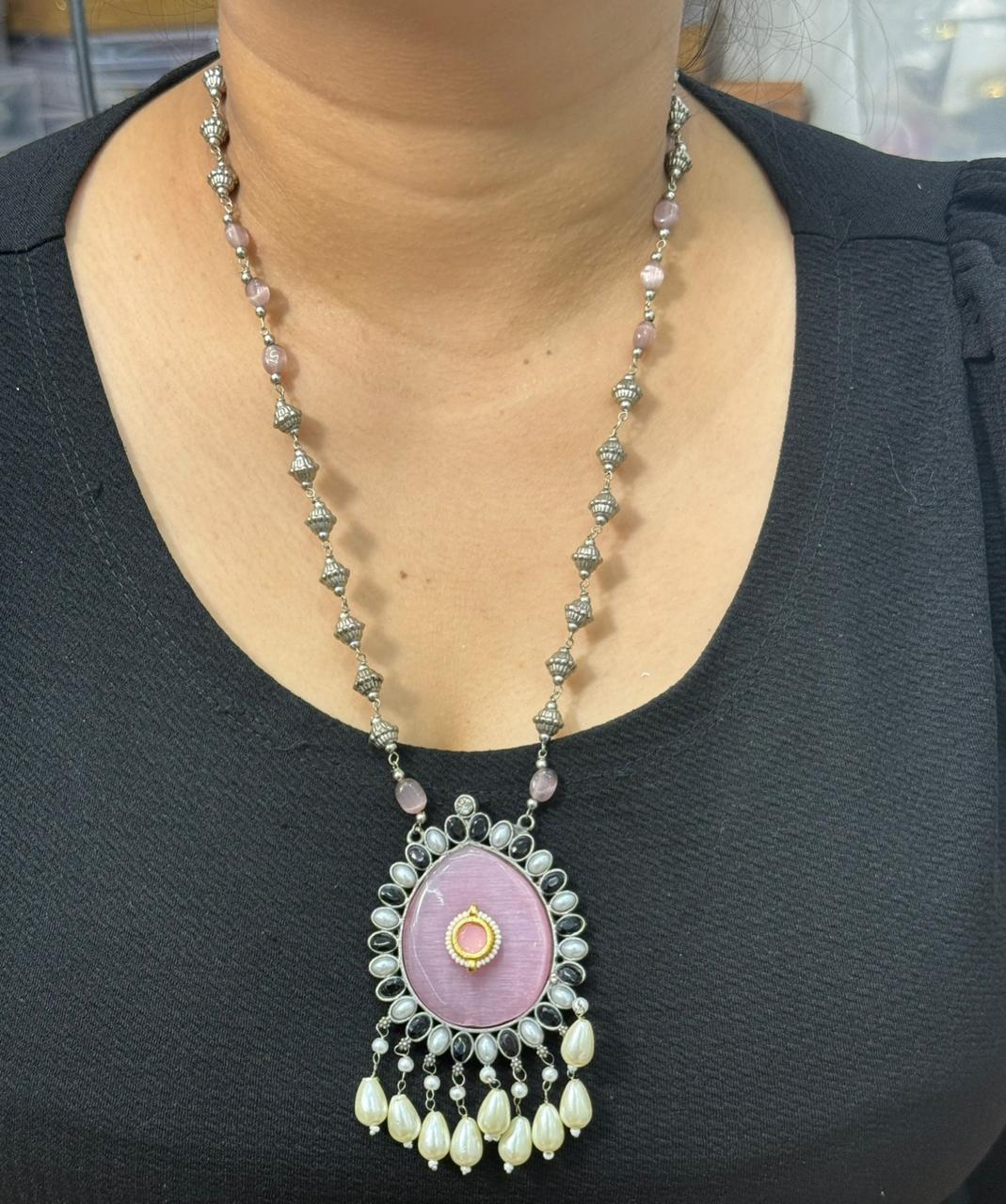 Mohi Silver Look Alike Chain Necklace In Pink For Women