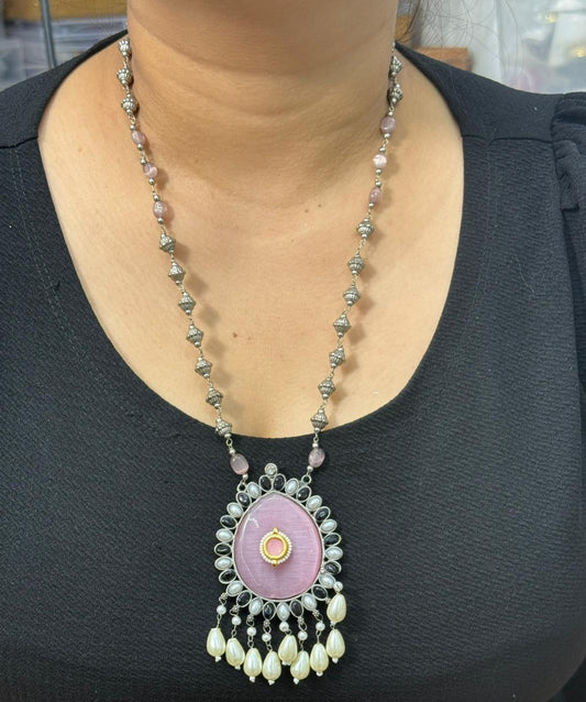Mohi Silver Look Alike Chain Necklace In Pink For Women
