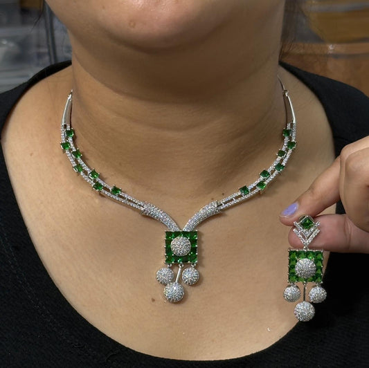 Aswi Emerald Green Cute Diamond Necklace Set For Women