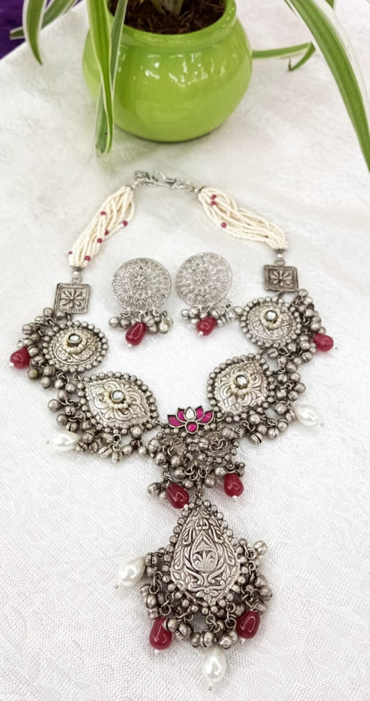 Vintage antique silver look alike necklace for women