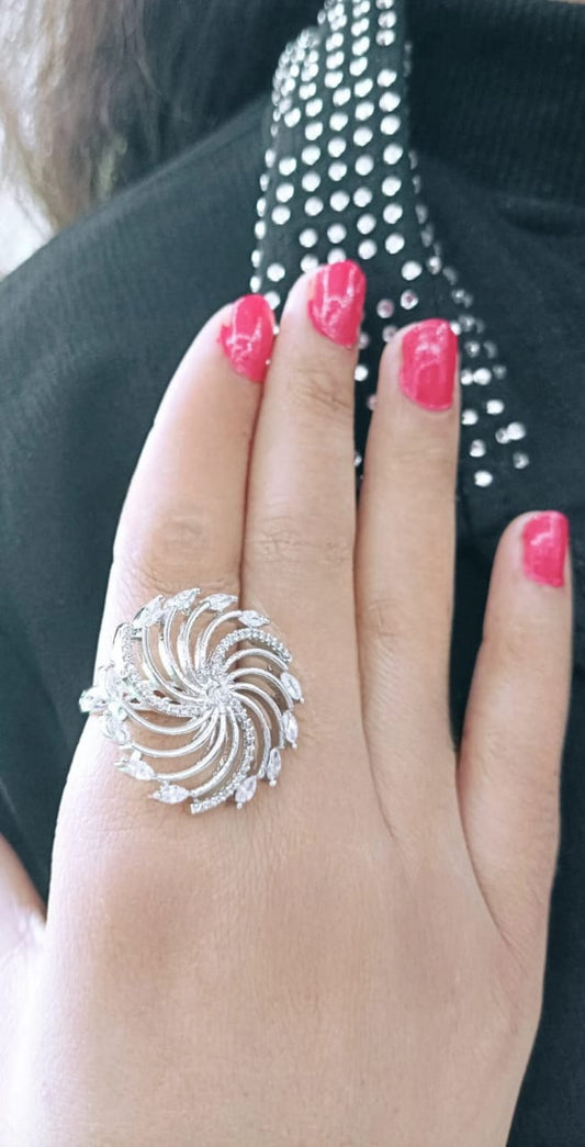 COCKTAIL RING IN CZ