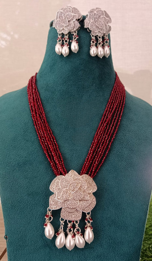 ROSE NECKLACE IN AD BROACH MALA